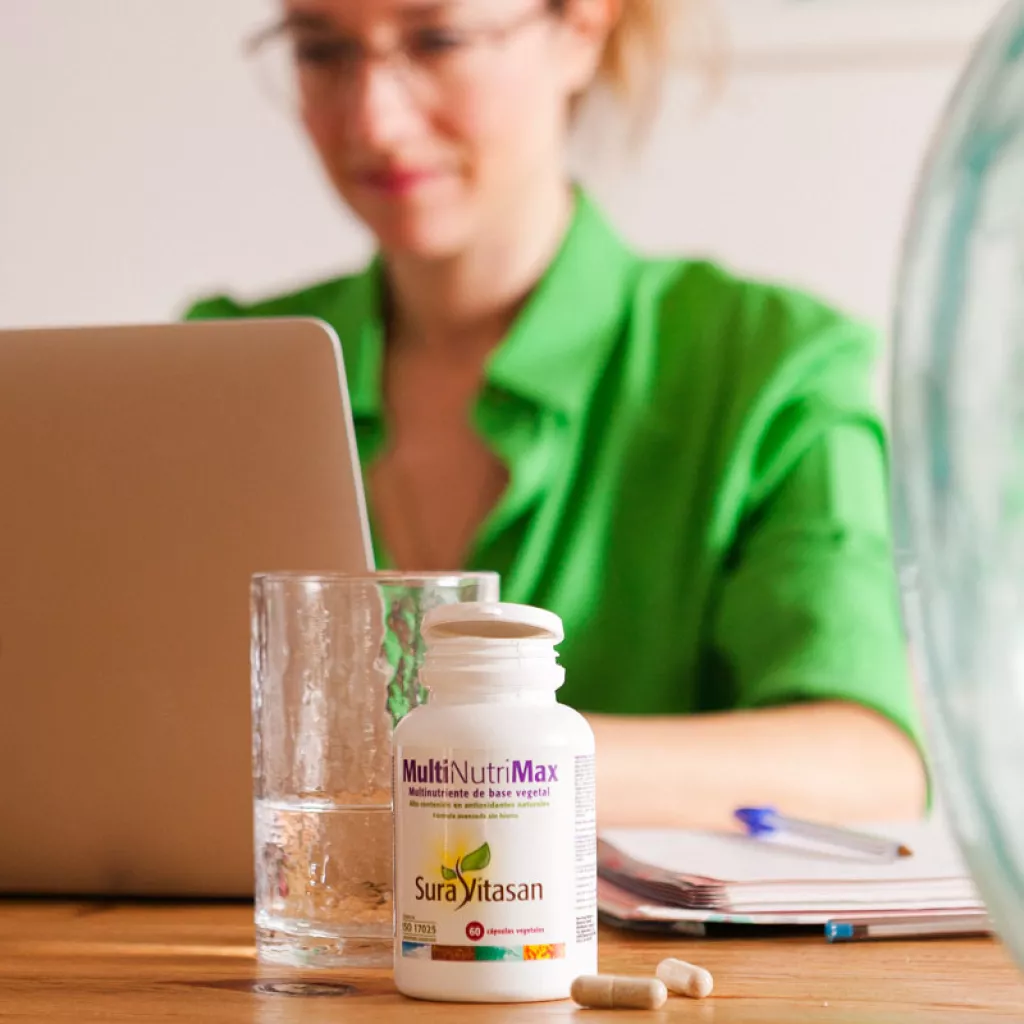 Envase de Multi Nutri Max multivitamínico completo Sura Vitasan