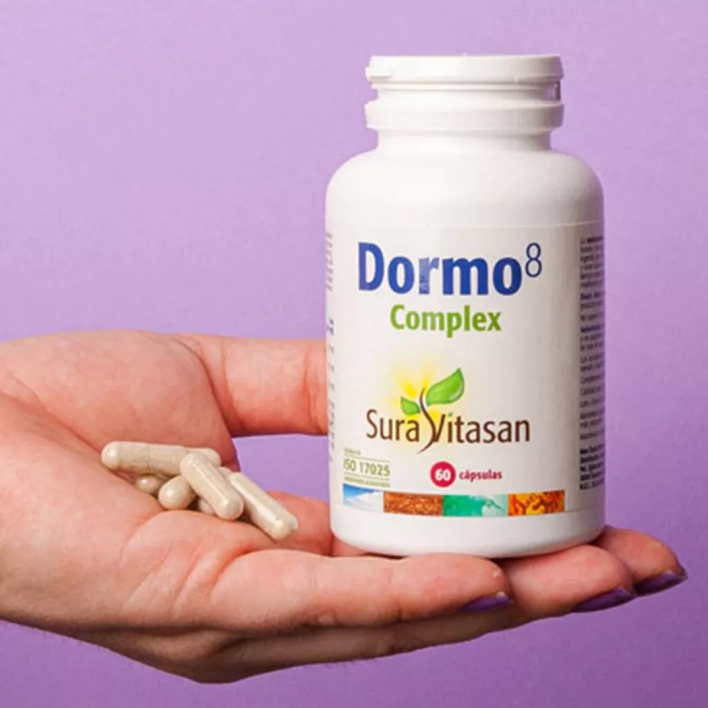 Envase de Dormo8 Complex con plantas, magnesio y melatonina Sura Vitasan